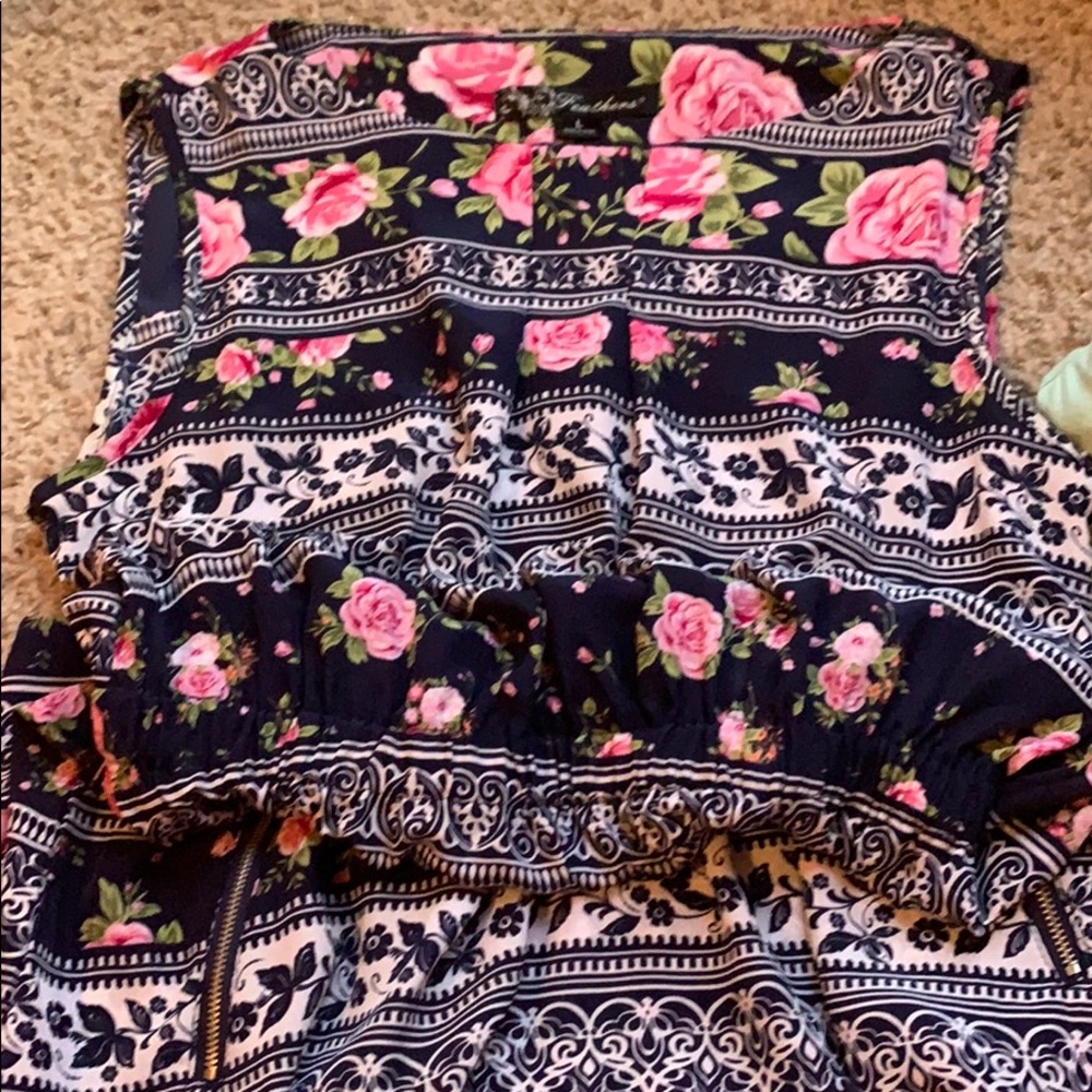 Floral dress with pockets